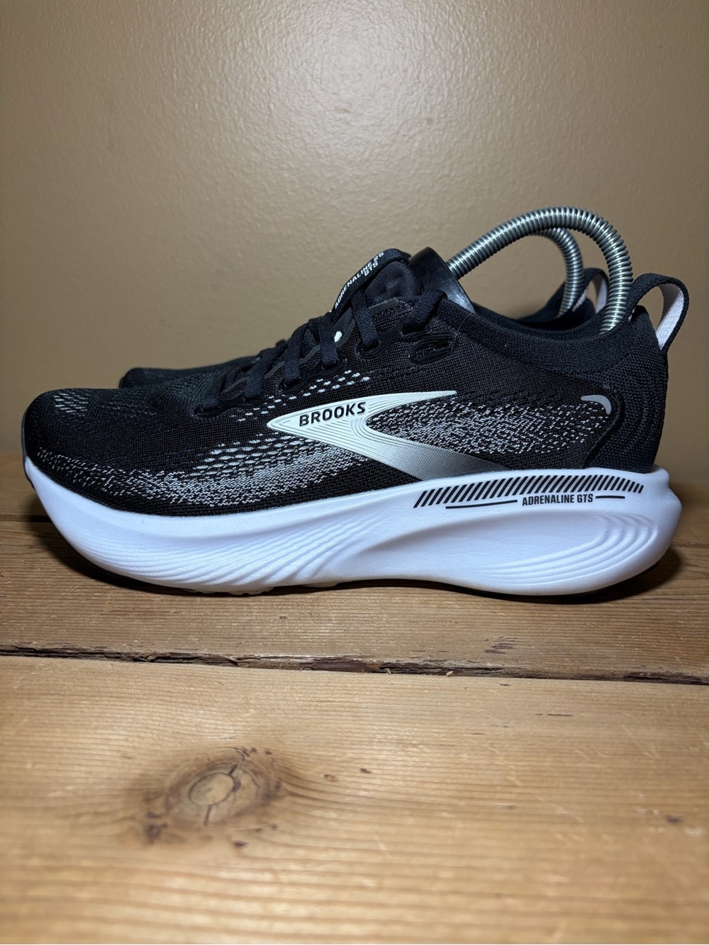 Brooks Adrenaline GTS 25 Men Size 7.5 Black White Running Shoe - Picture 3 of 9